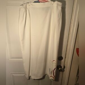Vintage Psalm: CIV Skirt White Embroidered Button Elastic Size 24W Stained